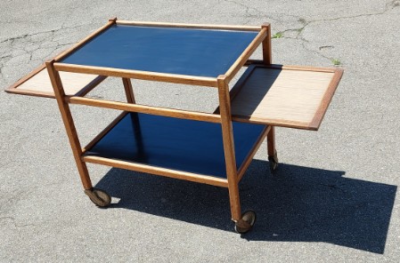 übergrosser Servierboy Teatrolley 60s Kelco Holz Räder übergrosser Servierboy Teatrolley 60s Kelco Holz Räder