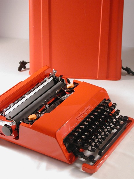 schreibmaschine valentine ettore sottsass orange