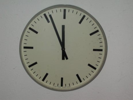 Moser-Baer modernistische wanduhr 48-60 v Moser-Baer modernistische wanduhr 48-60 v