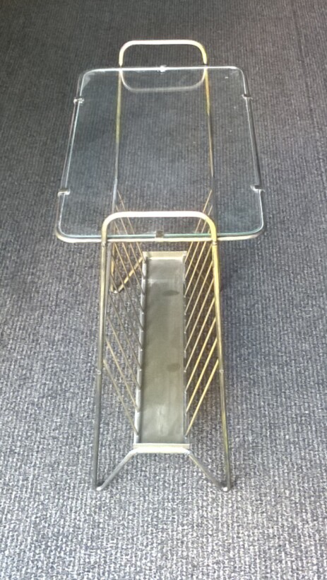 eleganter italienischer zeitungsständer glas messing um 1950 eleganter italienischer zeitungsständer glas messing um 1950