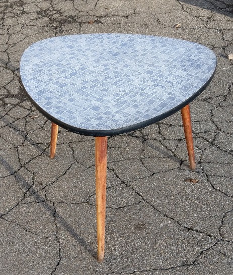 fifties design grauer kelco Dreibein Holztisch Nierentisch 1950 original fifties design grauer kelco Dreibein Holztisch Nierentisch 1950 original