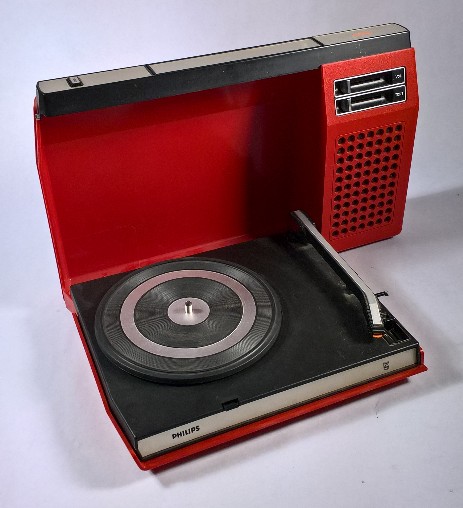 philips 423 koffer plattenspieler mit integrierter boxe um 1968